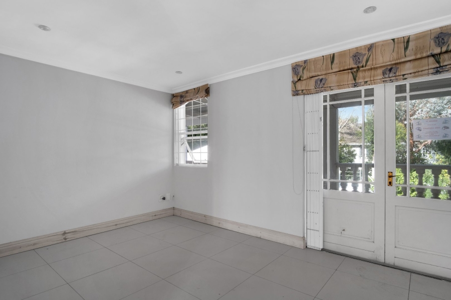 4 Bedroom Property for Sale in Wynberg Upper Western Cape